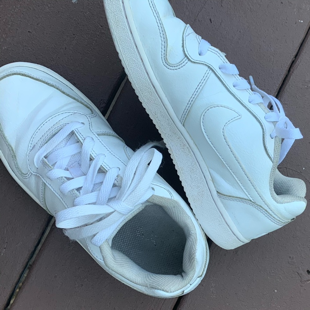 white nike ebernon - Picture 2 of 3